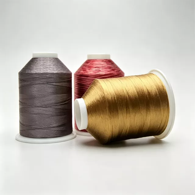 Muti Color Polyesteri 120d/2 40 painoinen kirjontakonelanka